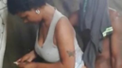 Hot girl saugt auf der Toilette fickfilme für frauen