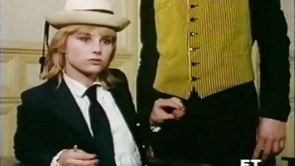 Sexy scharfe fickfilme striptease in gold unten!