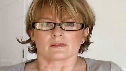 Skinny Mädchen geben in gratis fickfilme der Halle