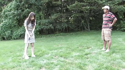 Die 18-jährige sexy teen gratisfickfilm reibt Ihre pussy mit Höschen