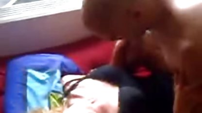 Skinny brunette babe saugt asiatische fickfilme und fickt
