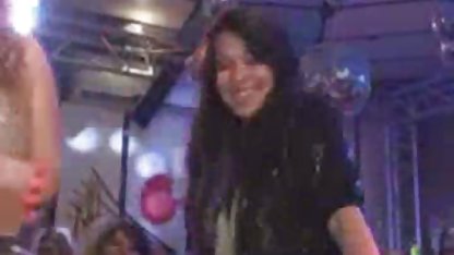 Schwarz vixen Neid ein öl-Sterne, bis Ihre großen hängenden Titten und harte Kerl geile deutsche fickfilme fickt
